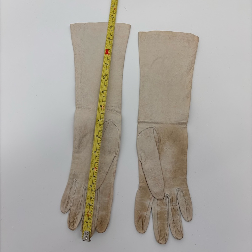 Vintage CHRISTIAN DIOR Long Gloves – Size 6½ – Beige Leather – 13.5” Length - Picture 4 of 6